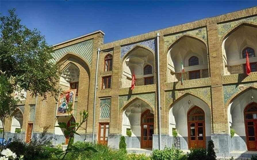 تصویر مدرسه تاریخی مشهد