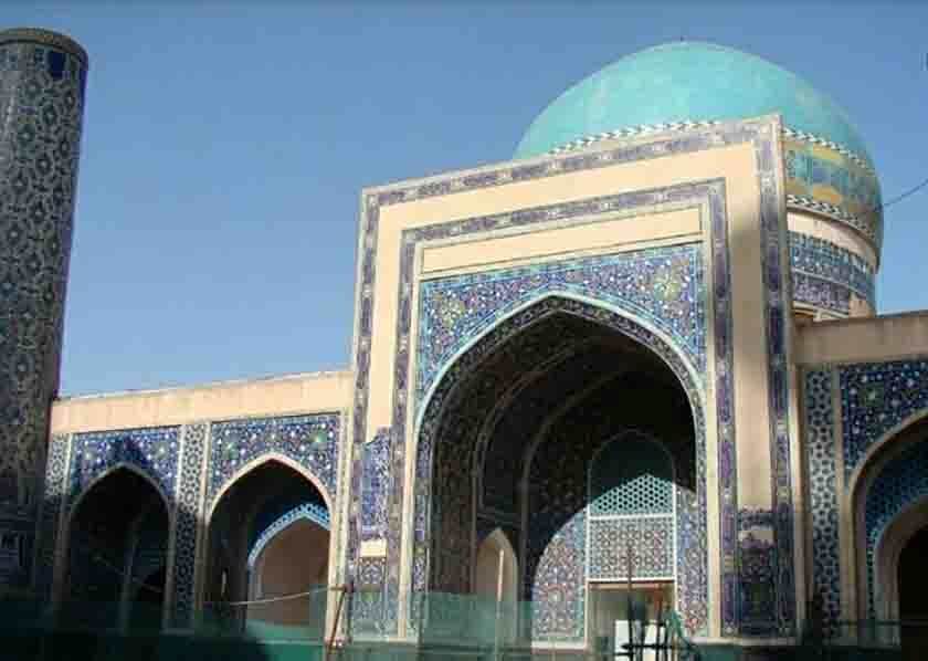 تصویری از نما مسجد هفتاد و دو تن 