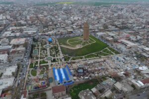 تصویر نمای کلی از گند کاووس