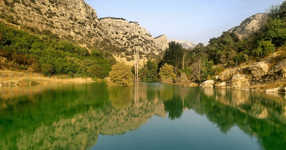 تصویری از دریاچه نمای تنگه بستانک شیراز