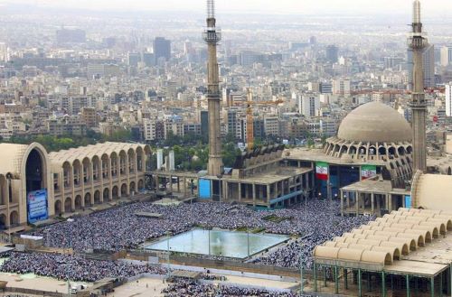 تصویری از مصلی تهران در روز