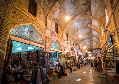 تصویری از بازار وکیل شیراز در شب