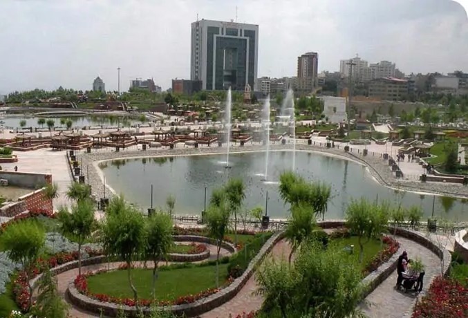 تصویری از پارک آبشار تهران 